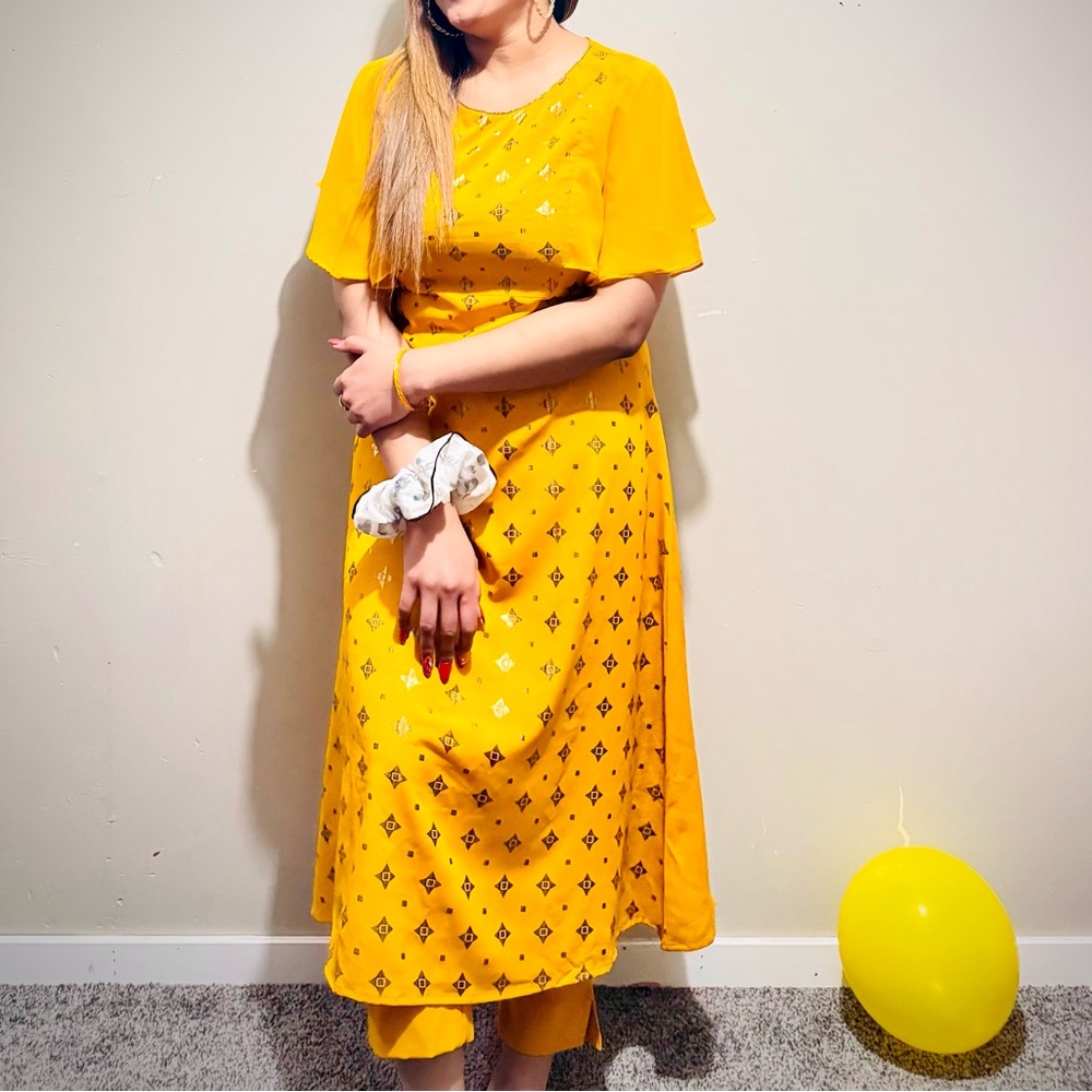Elegant Yellow Dress with Cape Sleeves